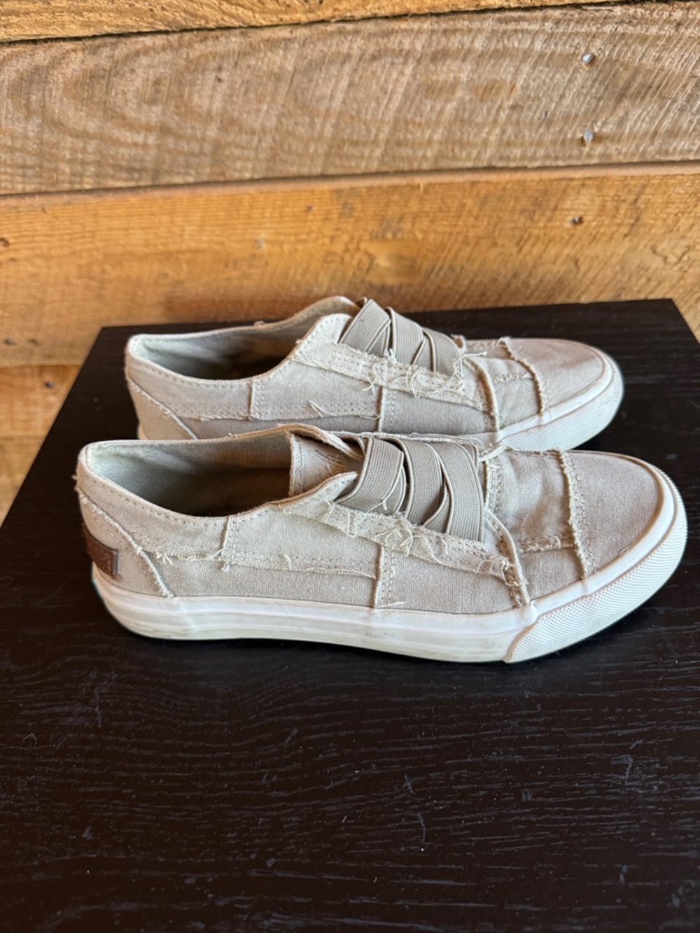 Blowfish Slip On Tan Sneakers Size 7 in Great Condition - Picture 3 of 5